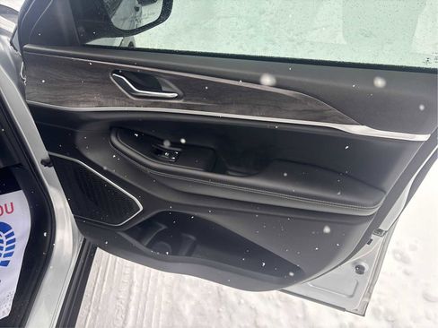 Used 2022 Jeep Grand Cherokee L Limited image 23