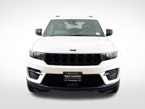 New 2025 Jeep Grand Cherokee Altitude AWD/4WD image 2