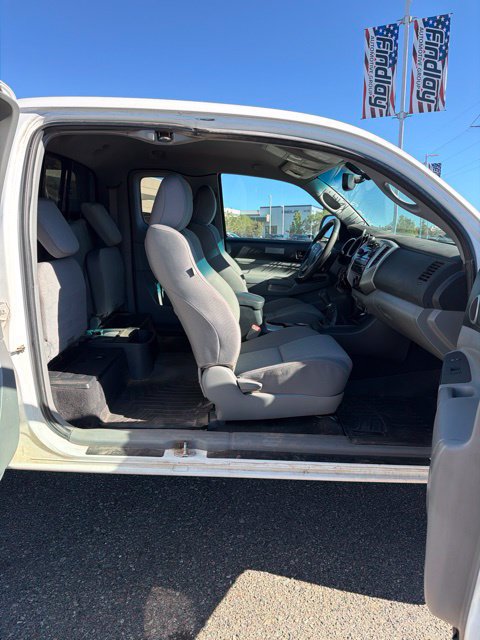 Used 2012 Toyota Tacoma 4x4 Access Cab V6 w/ TRD Off-Road Pkg image 16