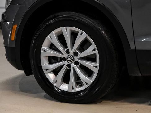 Used 2018 Volkswagen Tiguan SE image 55