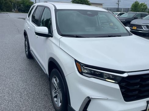 Used 2023 Honda Pilot EX-L image 10