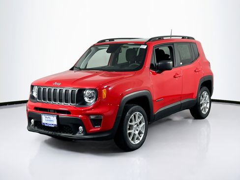 Used 2022 Jeep Renegade Latitude w/ Sun/Sound Group image 1