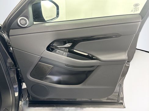 Used 2024 Land Rover Range Rover Evoque S image 34
