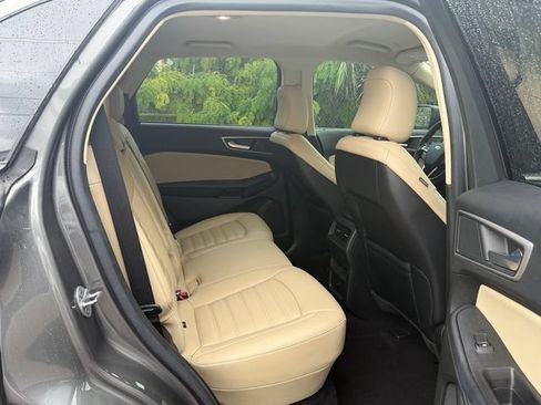 Used 2023 Ford Edge SEL w/ Cargo Accessory Package AWD/4WD image 16