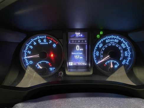 Certified 2017 Toyota Tacoma TRD Off-Road image 14