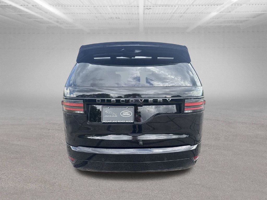 Certified 2025 Land Rover Discovery Dynamic SE AWD/4WD image 4