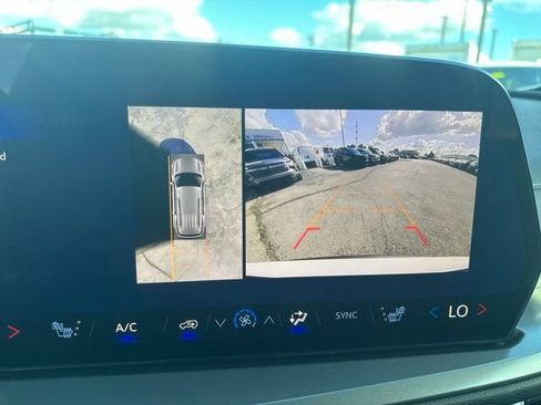 New 2026 Chevrolet Traverse LT w/ Sun and Wheel Package FWD image 24