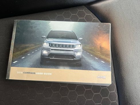 Used 2018 Jeep Compass Latitude w/ Cold Weather Group AWD/4WD image 26