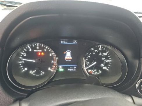 Used 2019 Nissan Rogue SV image 8