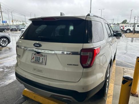 Used 2016 Ford Explorer Limited FWD image 4