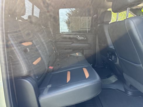 Used 2024 GMC Sierra 2500 AT4 w/ AT4 Premium Plus Package AWD/4WD image 25