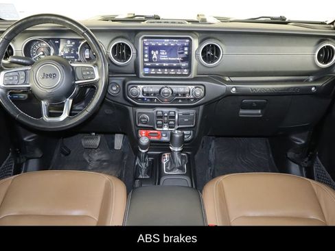 Used 2023 Jeep Wrangler Unlimited Rubicon 4xe w/ Cold Weather Group AWD/4WD image 13