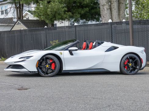 Used 2025 Ferrari SF90 Spider AWD/4WD image 17