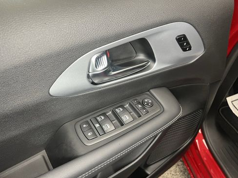 New 2026 Chrysler Pacifica Limited w/ S Appearance Package image 17