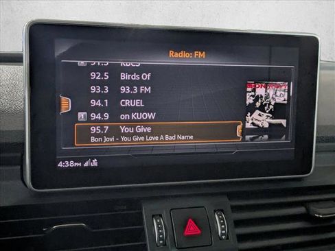 Used 2020 Audi Q5 e Premium Plus w/ Premium Plus Package image 13