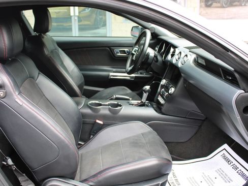 Used 2017 Ford Mustang GT Premium RWD image 19