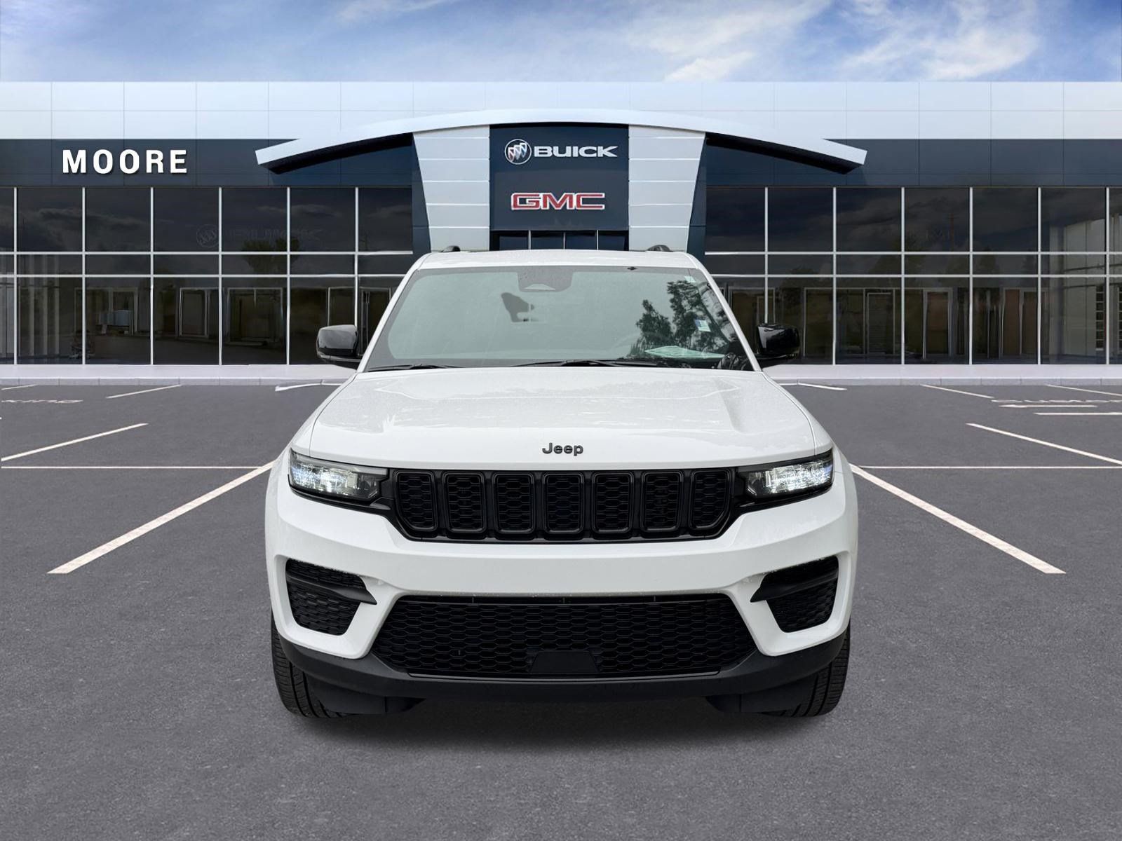 Used 2024 Jeep Grand Cherokee Altitude RWD image 8