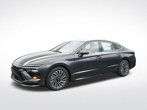 Used 2025 Hyundai Sonata SEL FWD image 3