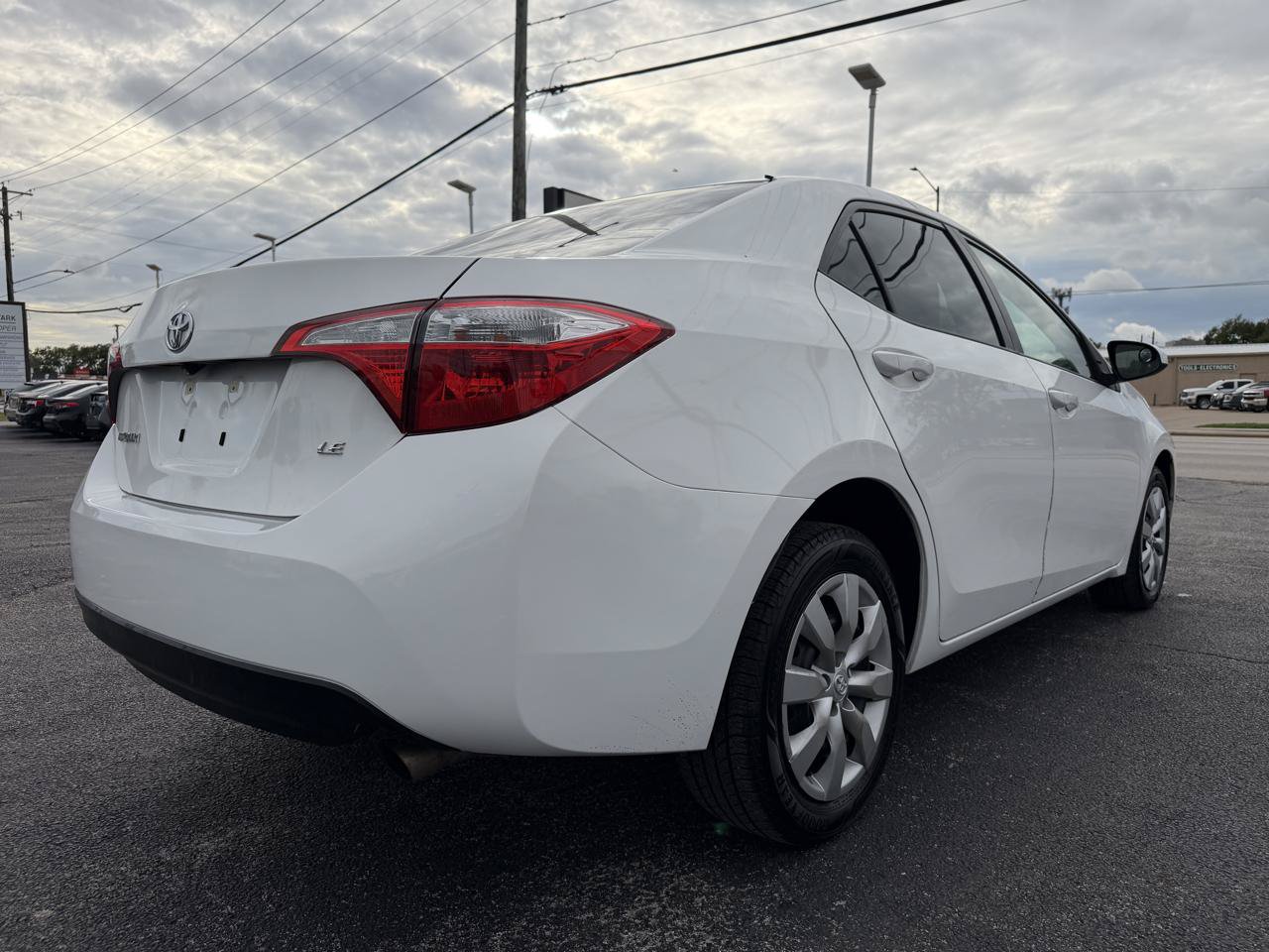 Used 2014 Toyota Corolla LE FWD image 5