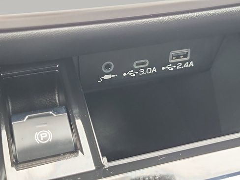 Used 2025 Subaru Outback Premium image 22