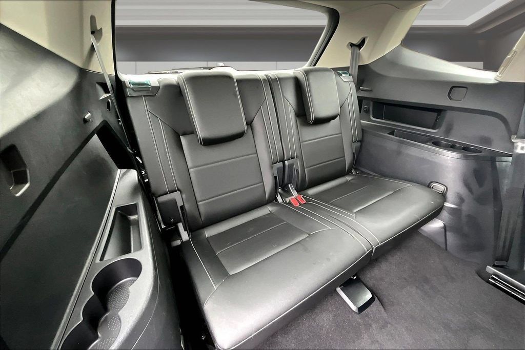 Used 2023 Volkswagen Atlas SE FWD image 26