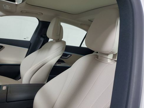Used 2025 Mercedes-Benz E 350 4MATIC Sedan image 23
