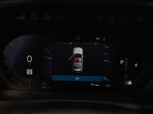 Used 2024 Volvo XC90 B5 Plus image 21