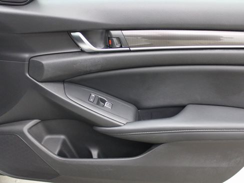 Used 2018 Honda Accord Sport image 24