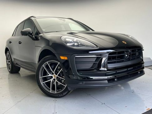 Used 2026 Porsche Macan AWD/4WD image 24