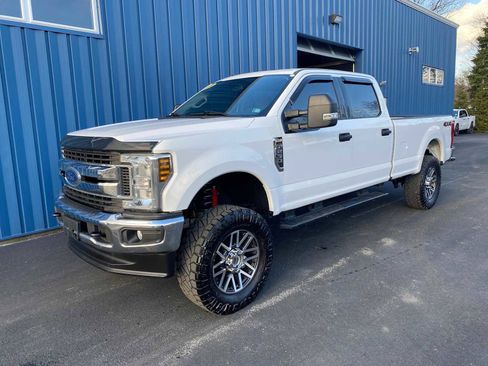 Used 2019 Ford F250 XLT image 2