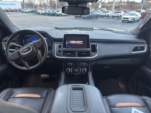 Used 2024 GMC Yukon AT4 w/ Technology Package image 12