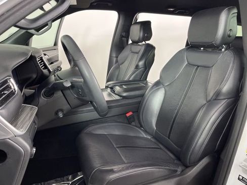 Used 2024 Jeep Wagoneer Series II w/ Flexible Seating Group RWD image 17