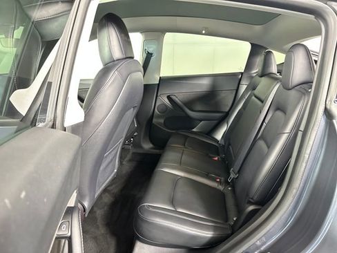 Used 2021 Tesla Model Y Long Range image 24