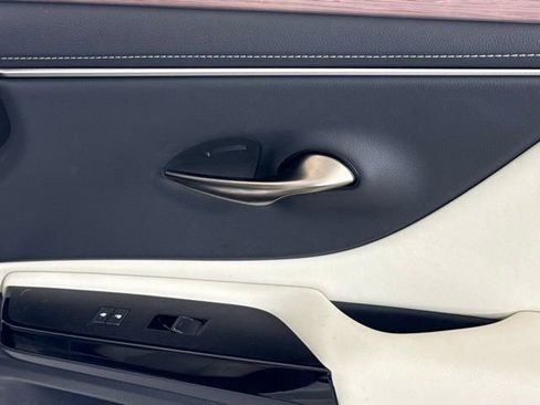 Certified 2025 Lexus ES 300h 300h image 30