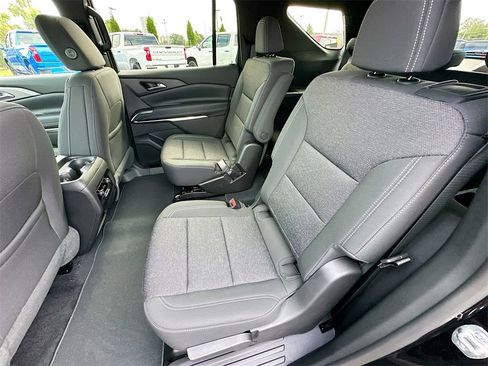 New 2026 Chevrolet Traverse LT image 17