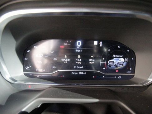 Used 2023 GMC Yukon XL AT4 w/ Technology Package image 28