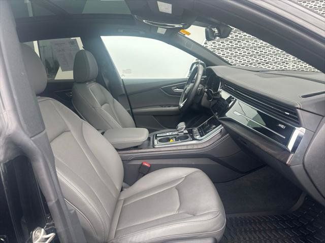 Used 2022 Audi Q8 Prestige AWD/4WD image 31