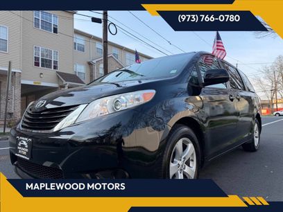 Used 2017 Toyota Sienna LE