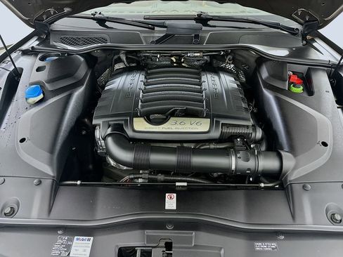 Used 2016 Porsche Cayenne image 31