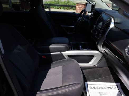 Used 2021 Nissan Titan SV w/ SV Convenience Package RWD image 7