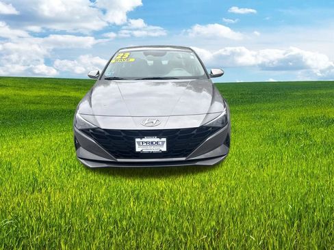 Used 2023 Hyundai Elantra SEL w/ Convenience Package FWD image 2