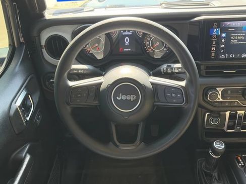 Used 2025 Jeep Wrangler Unlimited Sport AWD/4WD image 15