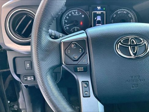Used 2023 Toyota Tacoma TRD Off-Road AWD/4WD image 7