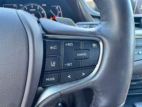 Used 2019 Lexus ES 350 w/ Premium Package FWD image 24