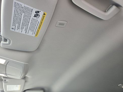 Used 2024 Ford Edge SE w/ Black Appearance Package image 19