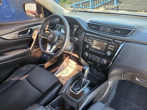 Used 2017 Nissan Rogue S w/ S Appearance Package FWD image 21