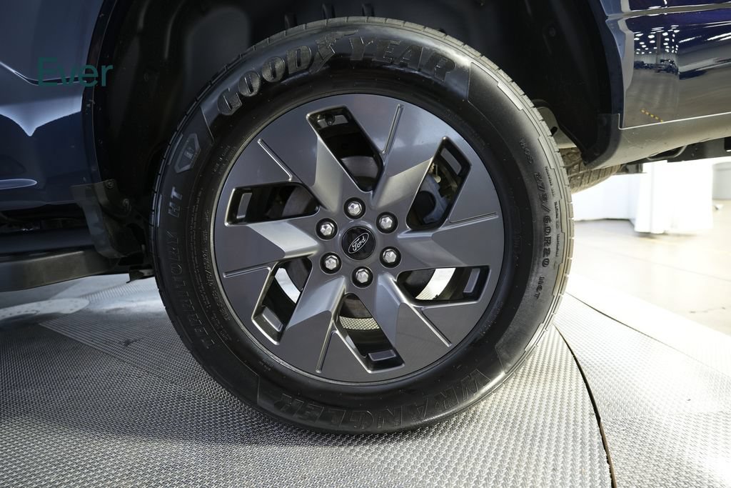Used 2024 Ford F150 Lightning XLT AWD/4WD image 13
