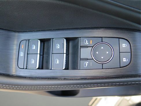 Used 2024 Nissan Rogue SL FWD image 10