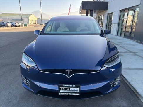 Used 2019 Tesla Model X 100D image 2