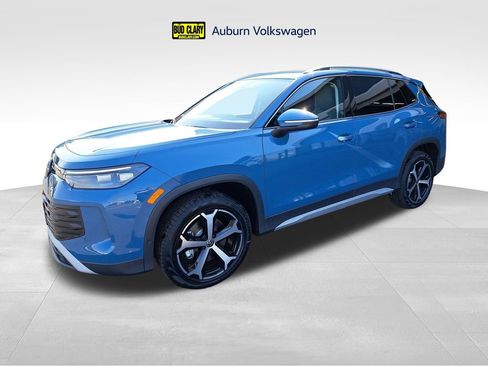 New 2025 Volkswagen Tiguan SE AWD/4WD image 1